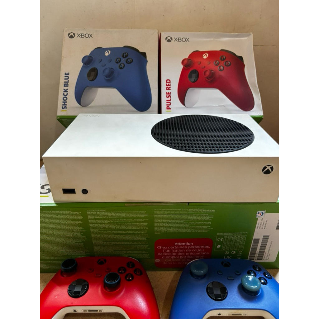 Xbox Series S 512 GB + Xbox Controller X/S Like New