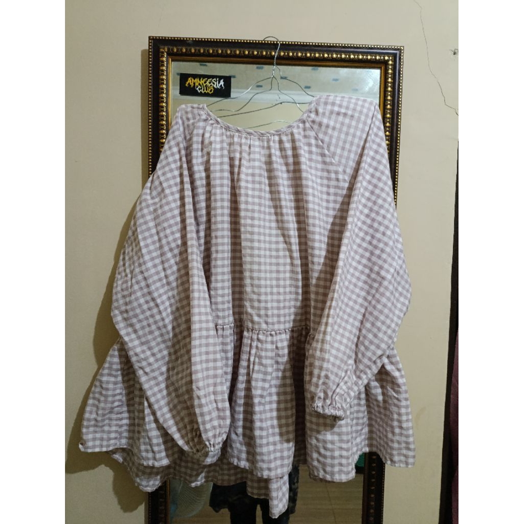 preloved hijabchic gingham top.