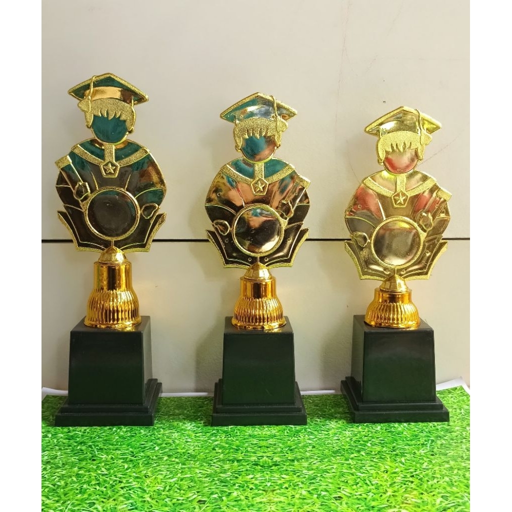 PIALA TROPHY PLASTIK,PIALA KEJUARAAN,DUPLIKAT PIALA,PIALA MURAH,PIALA ANAK,PIALA CUSTOM,FREE STIKER 