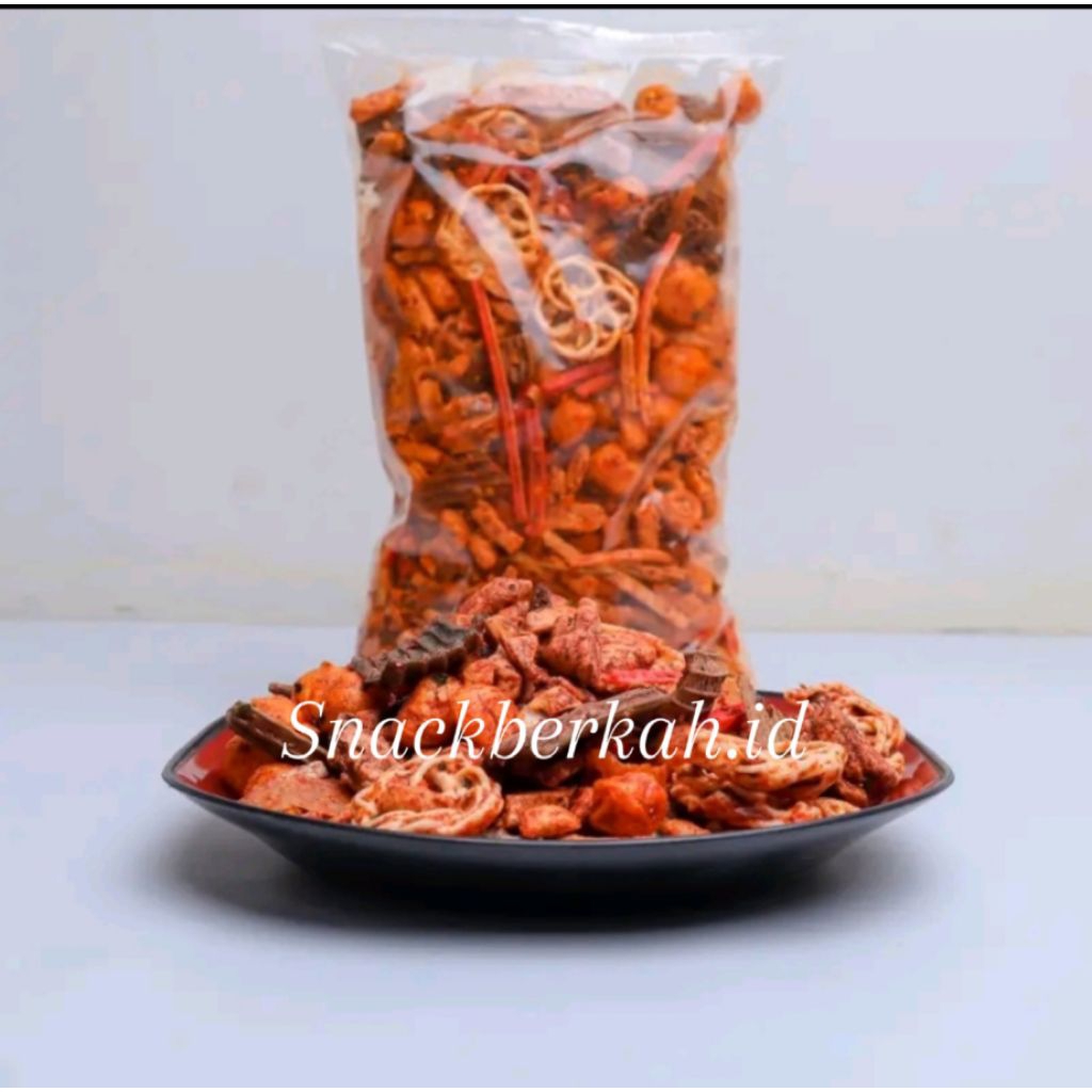

Seblak campur/seblak mix sagala aya pedas daun jeruk 250-500gr. Cemilan pedas,kerupuk.