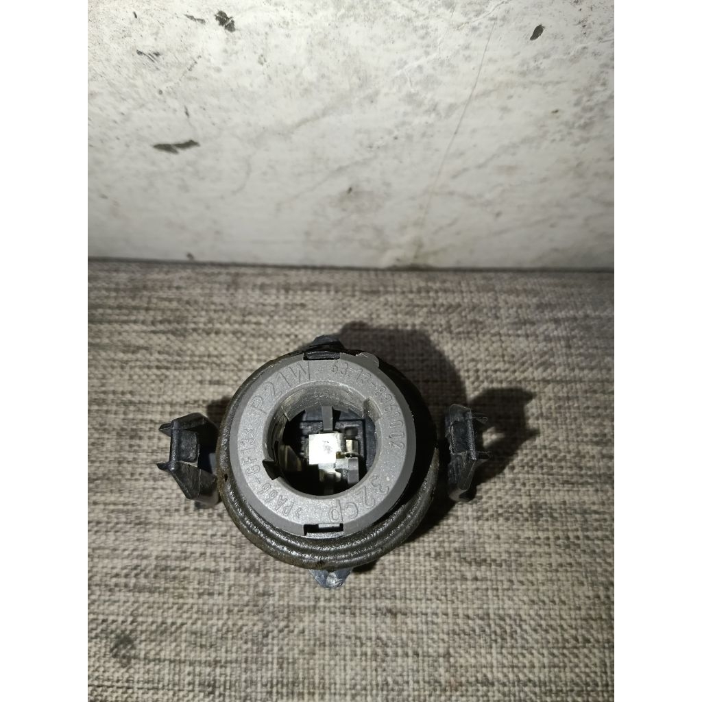 soket fitting lampu sein sen depan BMW E38 Original