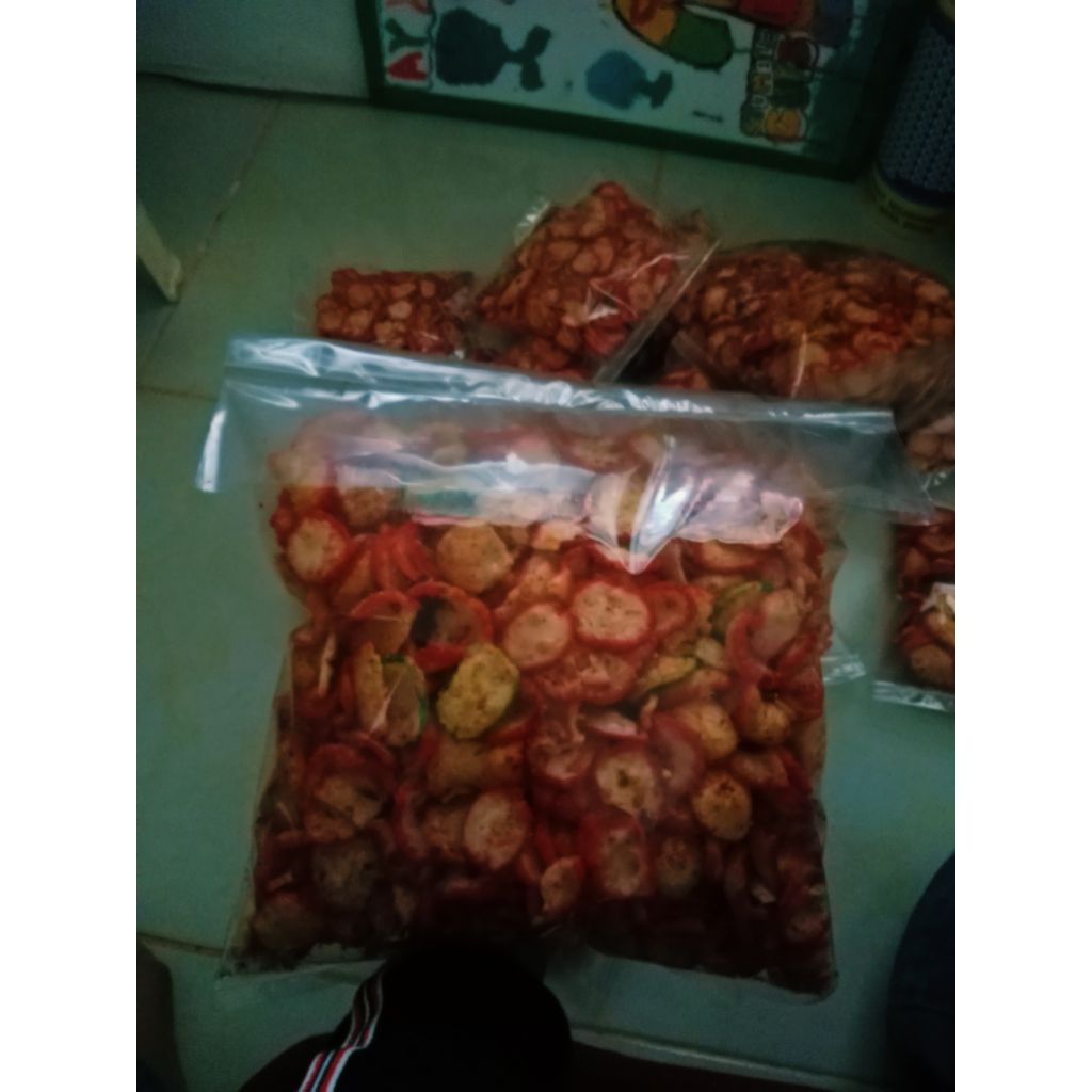 

KERUPUK SEBLAK KENCUR PEDAS 500 GRAM