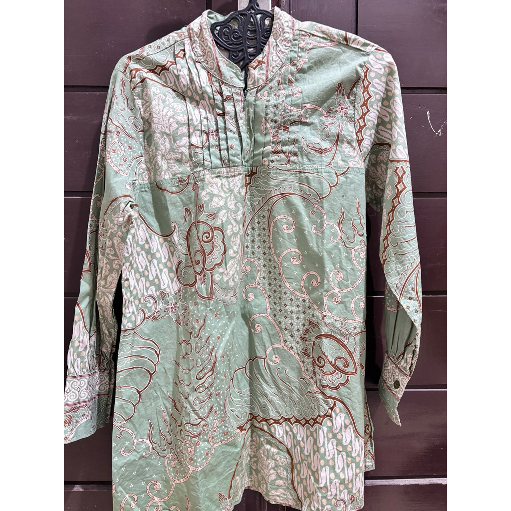 kemeja batik hijau sage