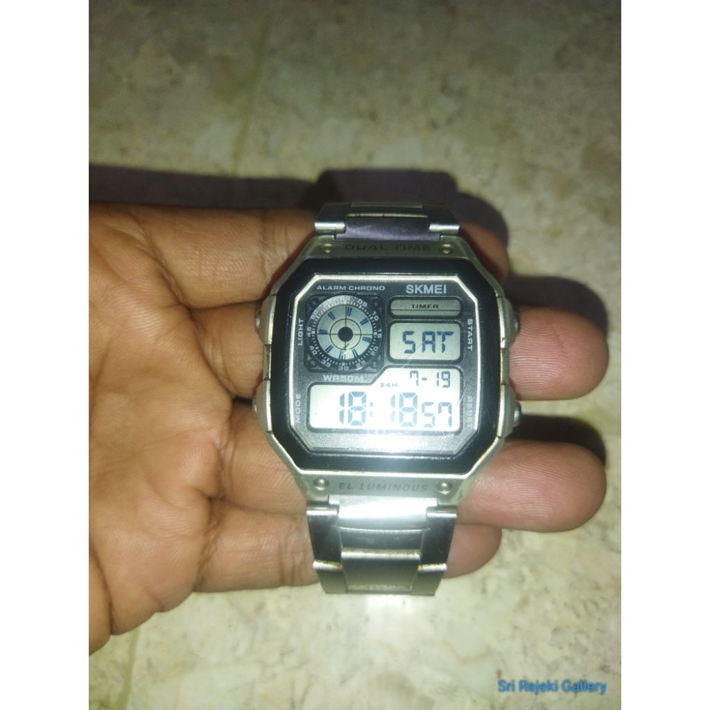 Jam Tangan Pria SKMEI 1335 Silver
