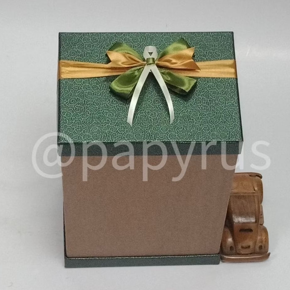 

PAPYRUS 15x20 Tinggi 30cm Kotak Kado Gift Box V2
