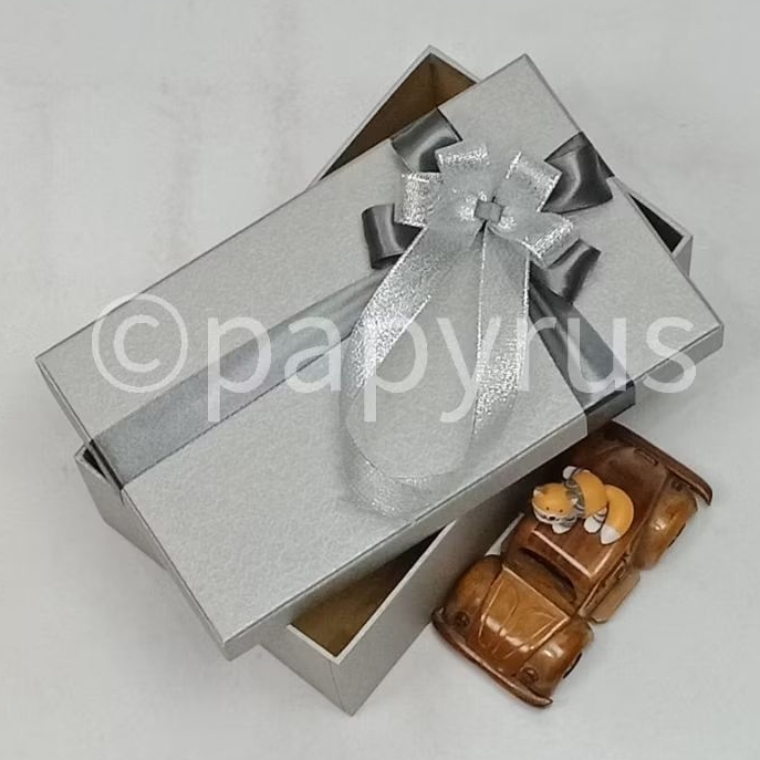 

PAPYRUS 15x25 Tinggi 5cm Kotak Kado Gift Box V3