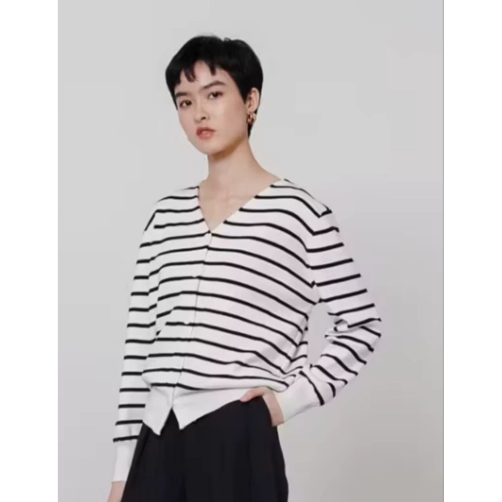 THIS IS APRIL OUTERWEAR RAJUT STRIPE WANITA LENGAN PANJANG ESME CARDIGAN WHITE AND BLACK