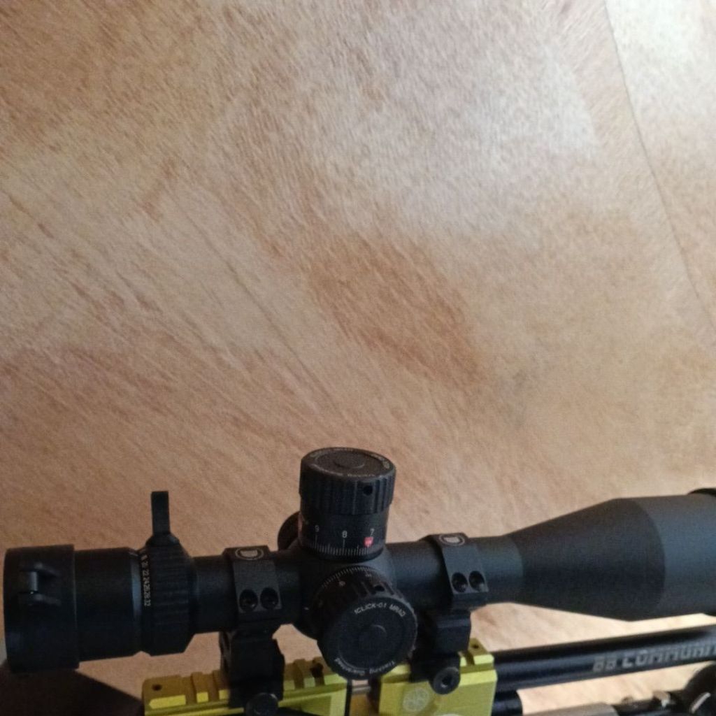 second telescop lhd discovery 8-32×56