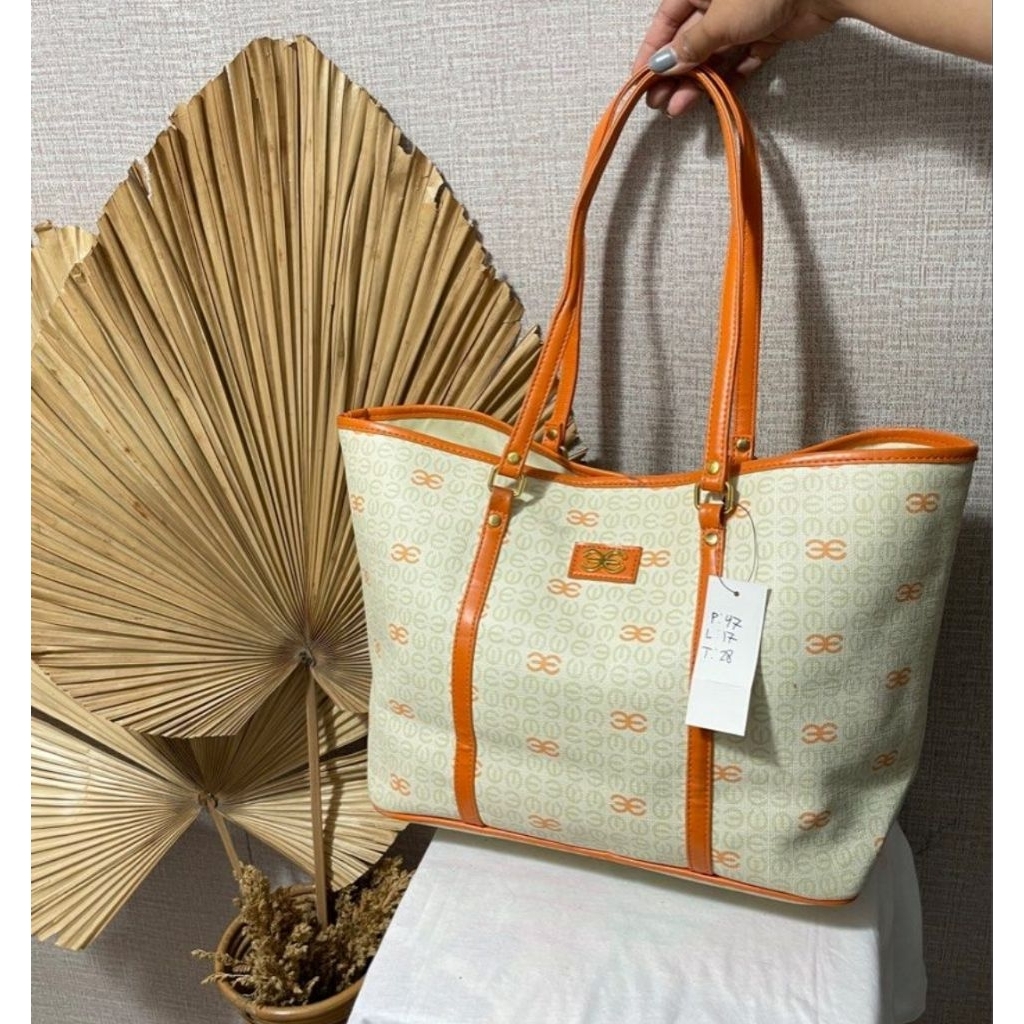 Preloved Tote bag Esquire LIKE NEW