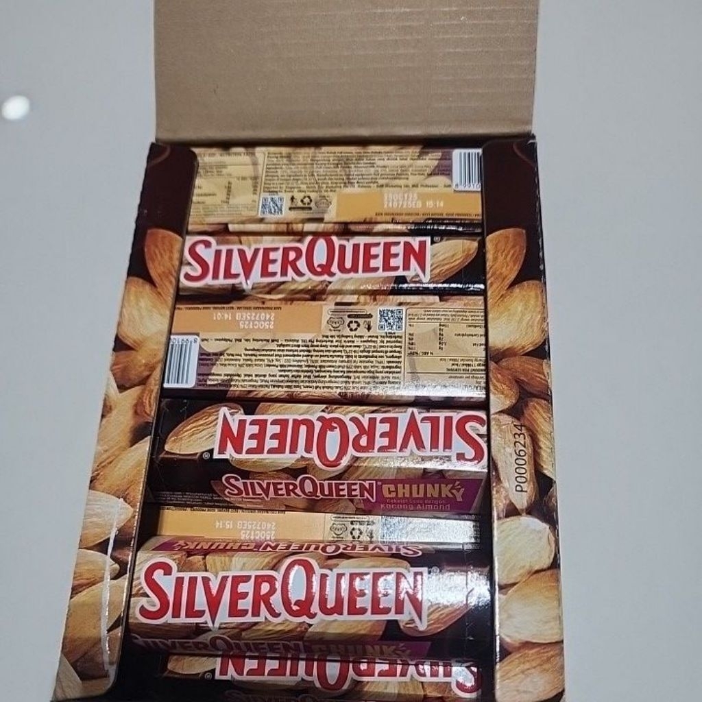 

CHUNKY BAR 26gr 1box isi 12pcs Almond