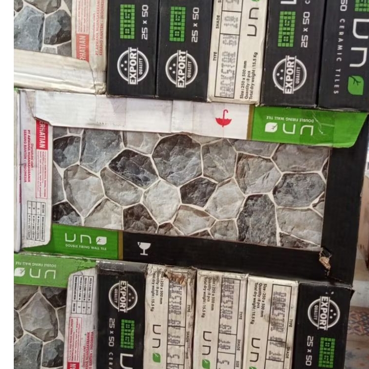 keramik dinding teras motif batu 3D 25x50 matt kW export - UNOO