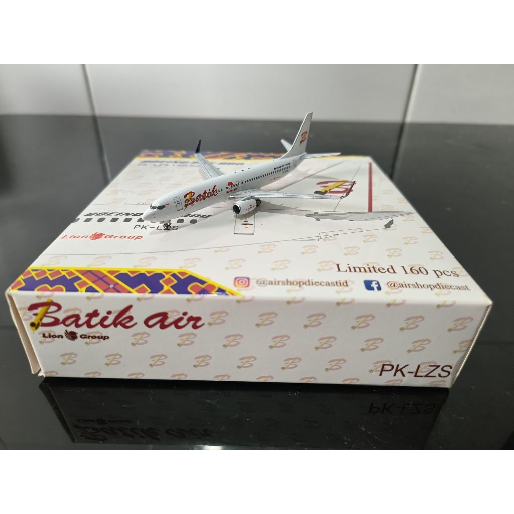 Diecast Batik Air Boeing B737-800 LZS Panda Models