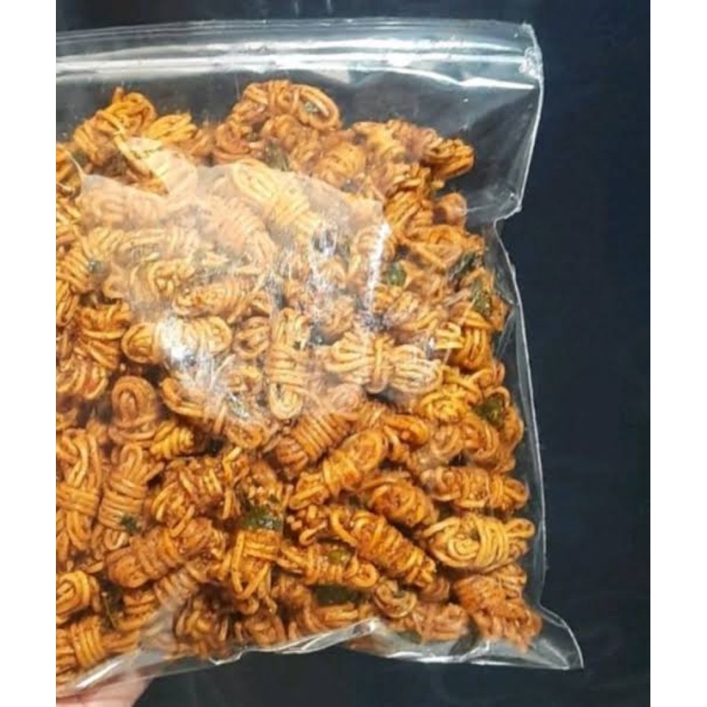 

Mie gulung pedas daun jeruk viral,kriuk,cemilan enak