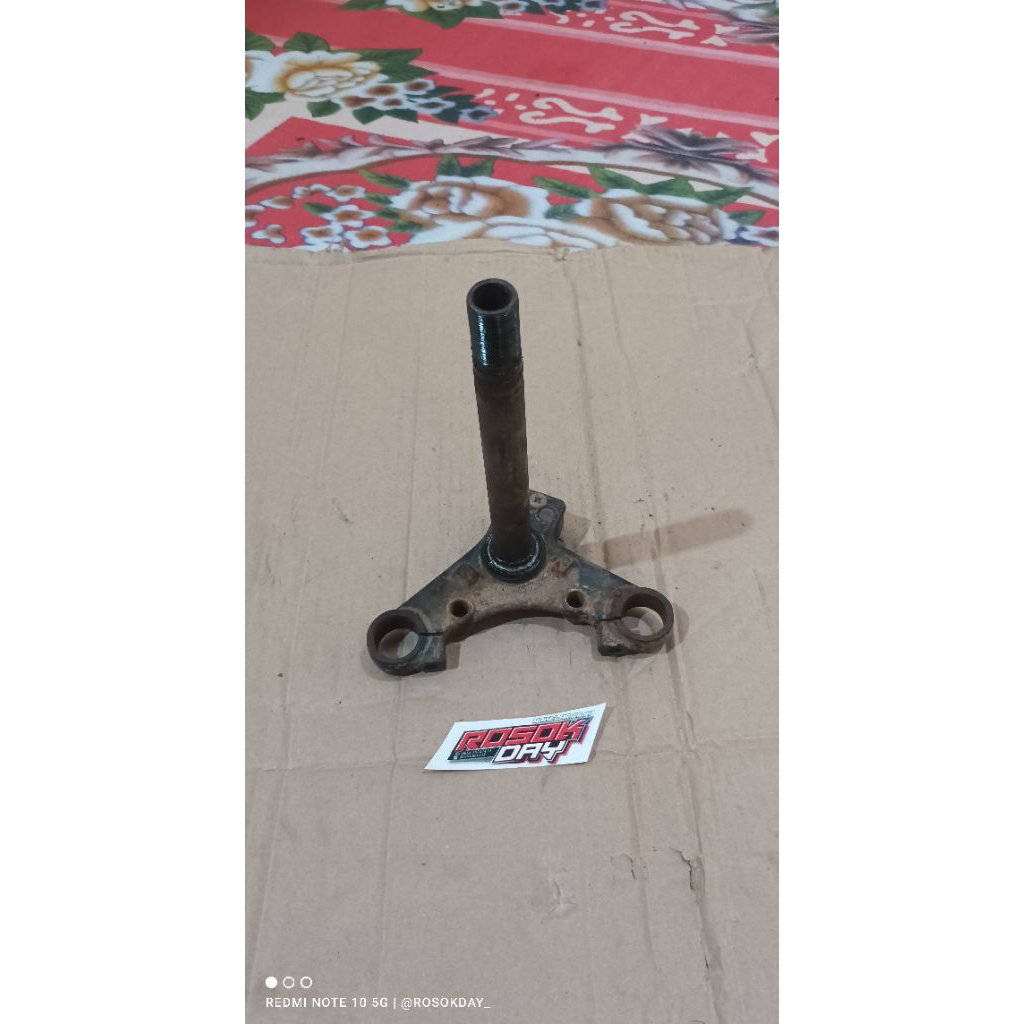 T Segitiga Bawah Shock GL100 Original Segitiga Bawah Shock Skok Depan Honda GL100 GL125 Original Lep