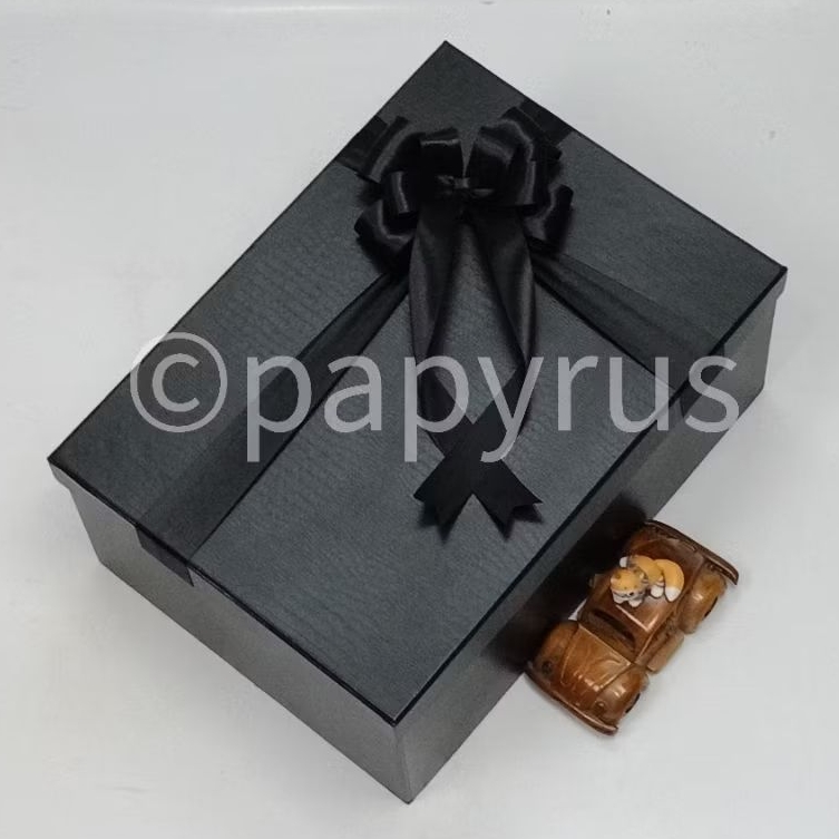 

PAPYRUS 25x35 Tinggi 15cm Kotak Kado Gift Box Hadiah V1