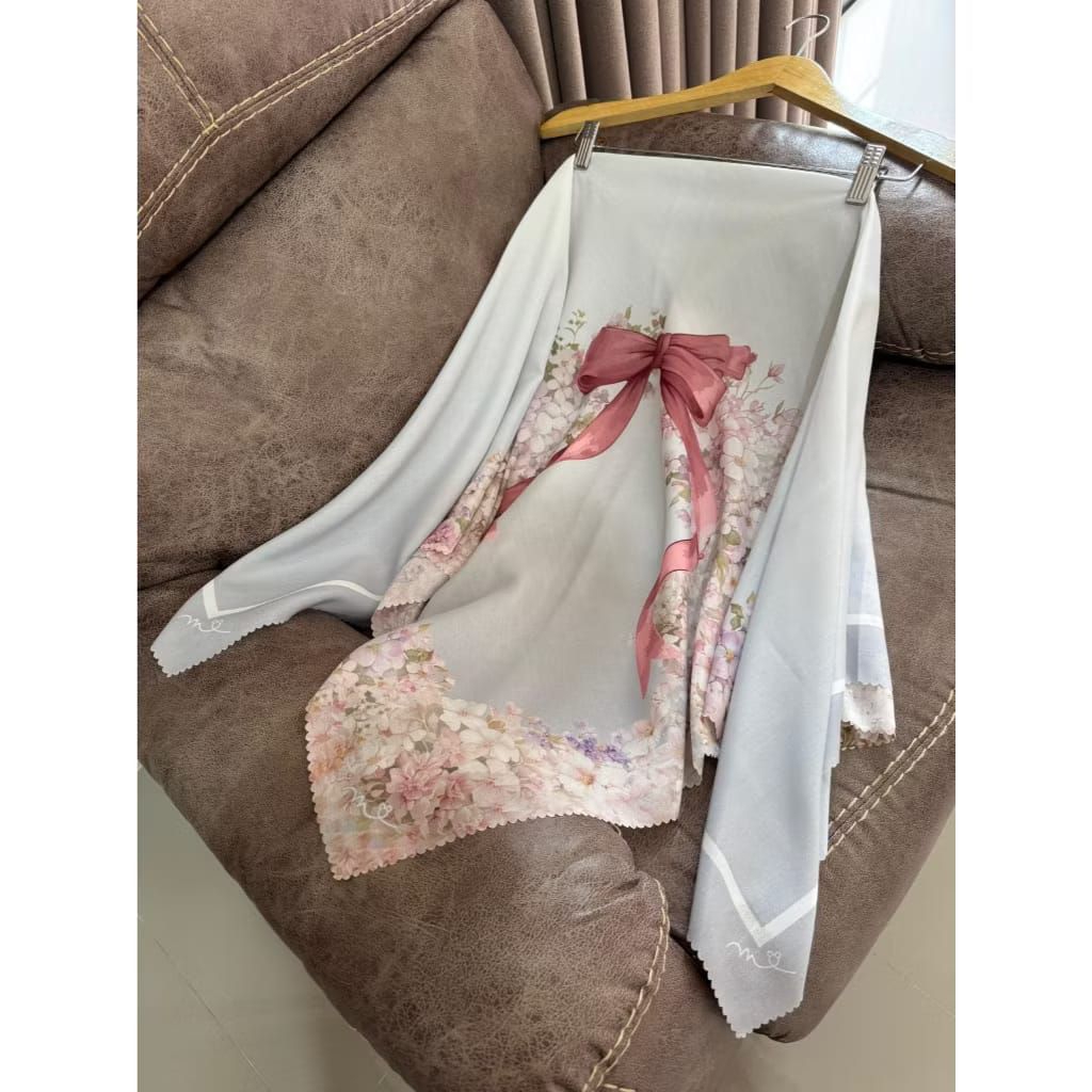 MOTIF PITA PREMIUM HIJAB SEGI EMPAT MERAH PUTIH VOAL SUBLIME ANTI LETOY LASERCUT MEWAH