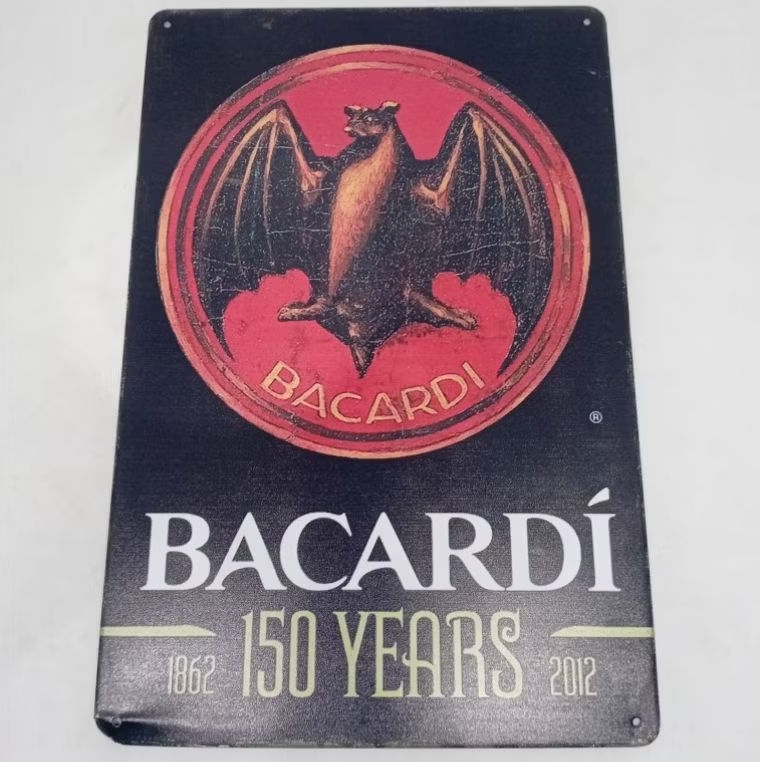 Pajangan Vintage - Bacardi