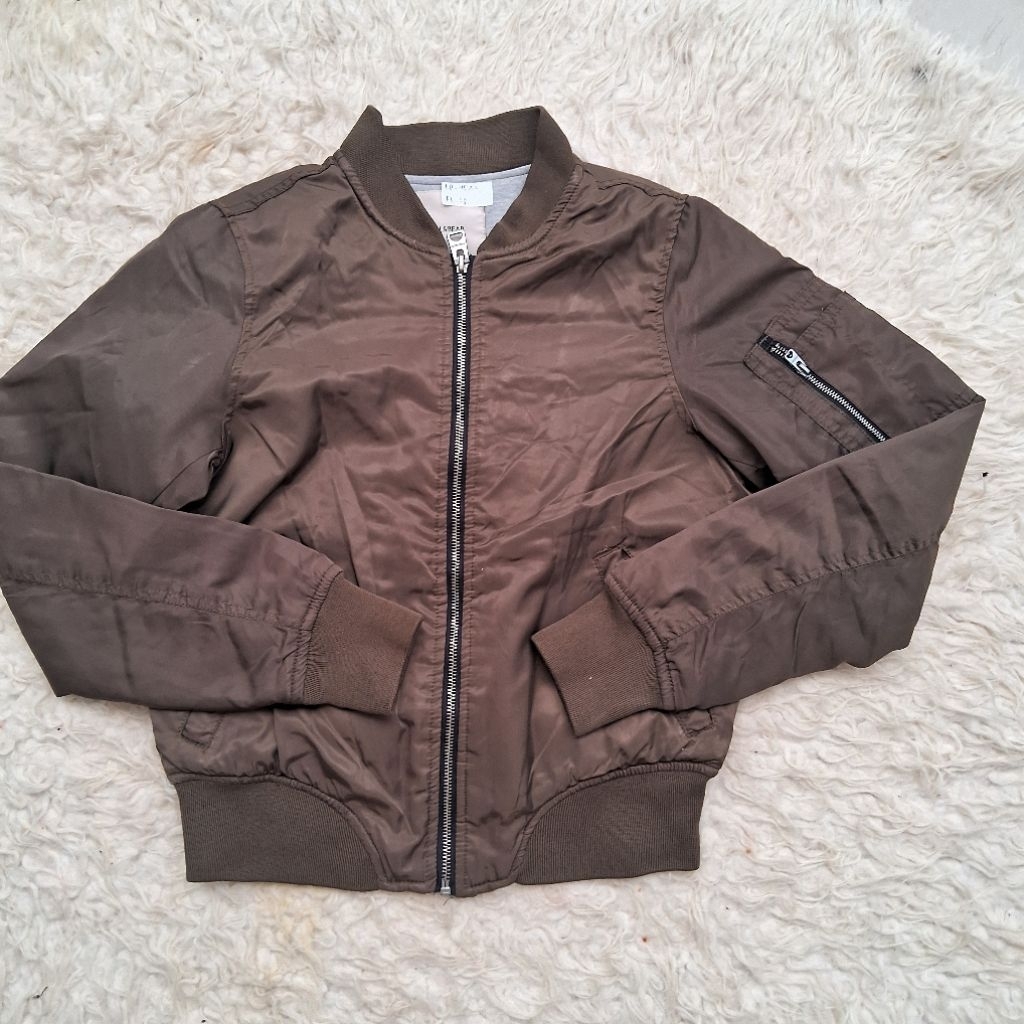 preloved bomber crop jaket pull & bear army