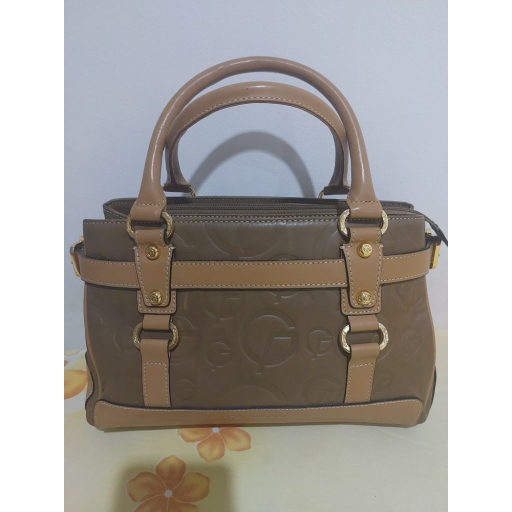 capacci kulit asli monigram logo