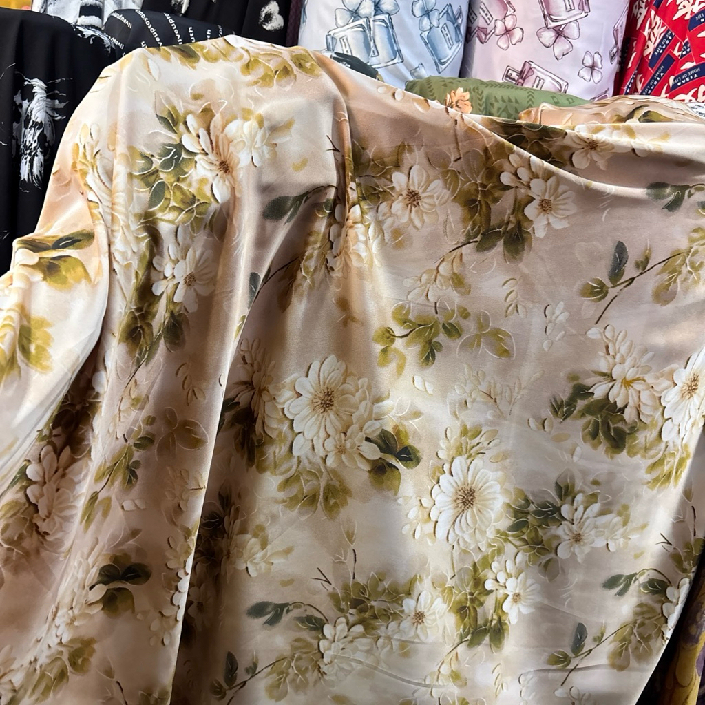 Kain Satin Silk Floral Premium – Lembut & Glowing, Cocok untuk Baju Pesta & Gamis Modern jz