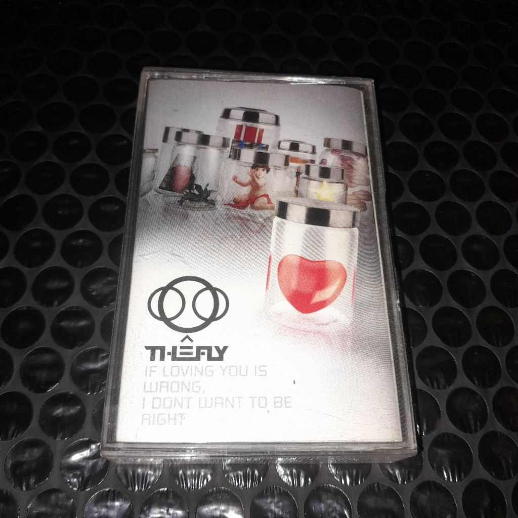 kaset the fly if loving you is wrong, I dont want to be right