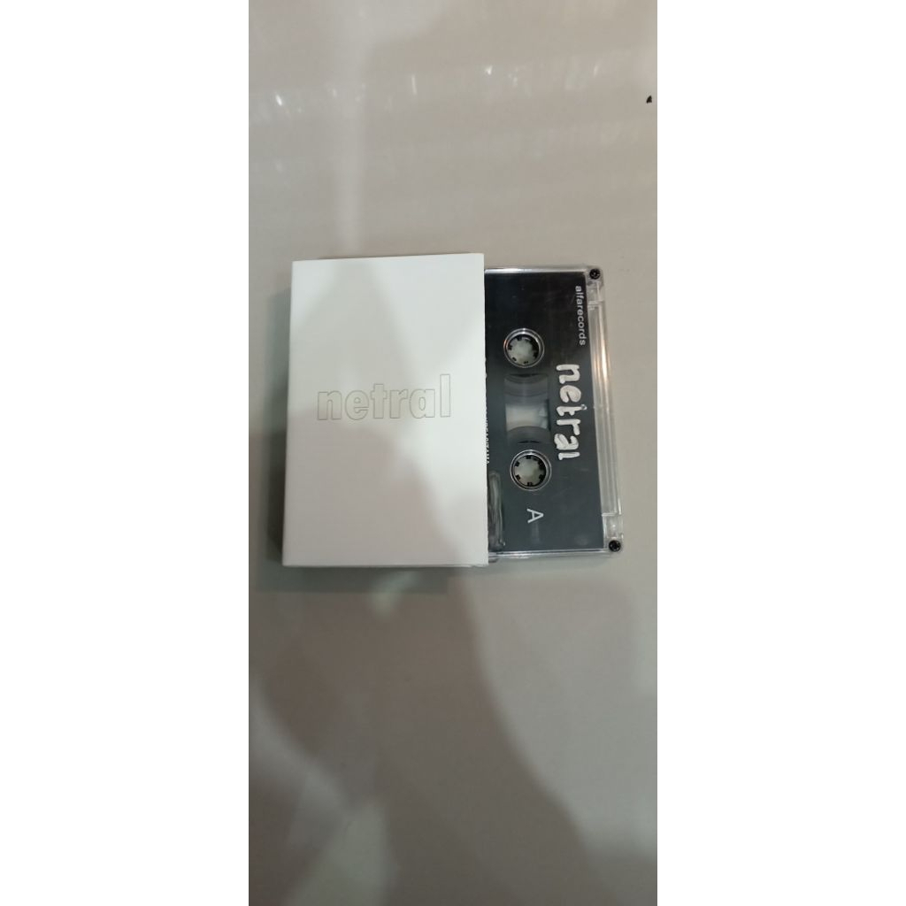 kaset pita netral album putih