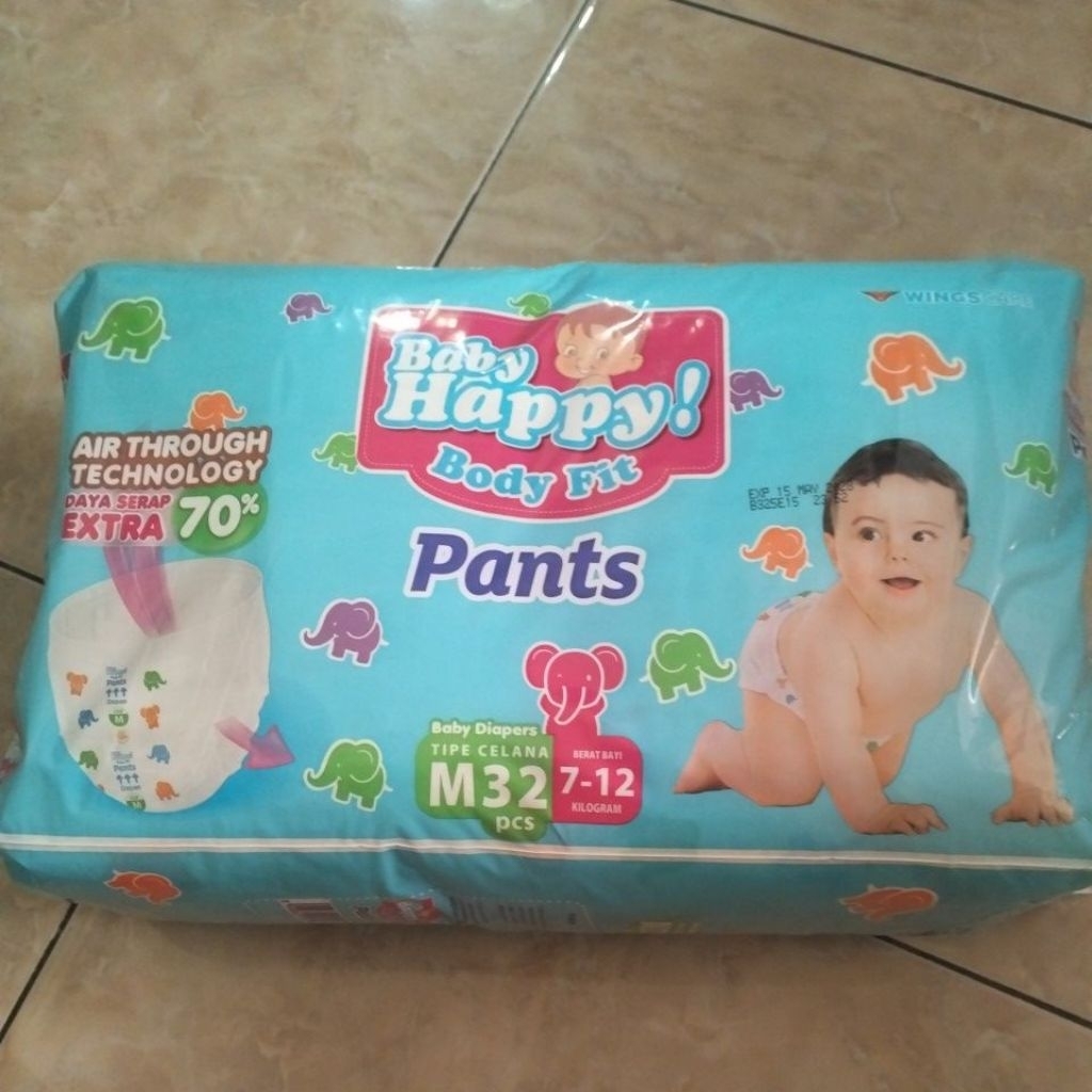PAMPERS BABY HAPPY 1 BALL UKURAN M32