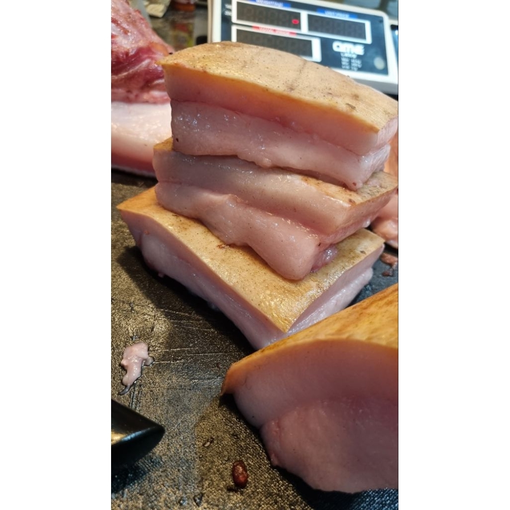 

Lemak Babi / Minyak Babi Fresh Frozen