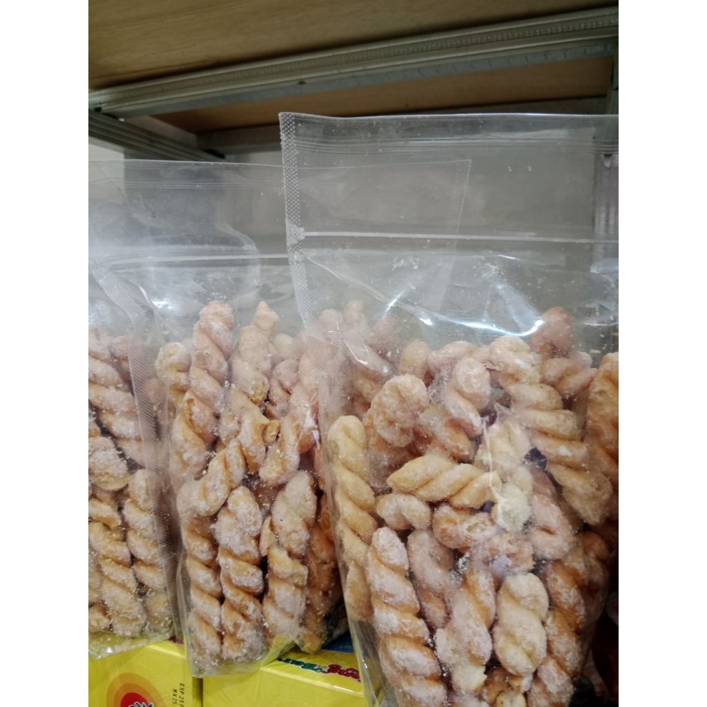 

kue putar roti putar untir untir