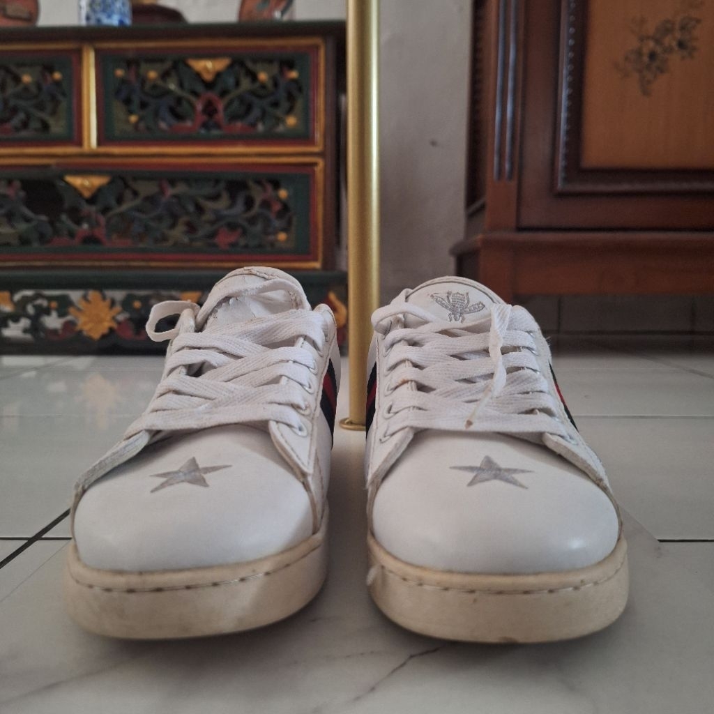 Sepatu Sneakers Wanita Preloved