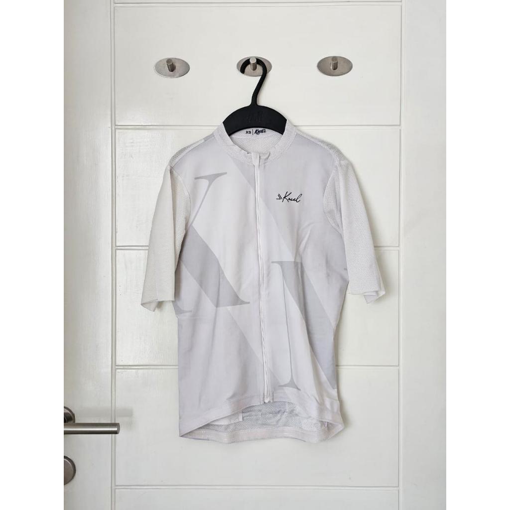 Kniel Jersey. Short Sleeves.