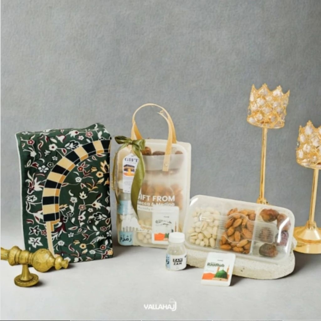 

Oleh-oleh Haji & Umroh Paket Luxury B Totebag Sajadah/Hampers/Gift Haji dan Umroh