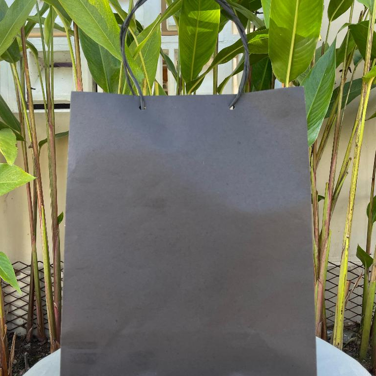 

PAPERBAG R7 HITAM polos tali kertas / tas asul