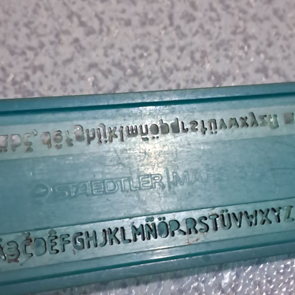 

Cetakan pola lettering guide huruf angka Staedtler Mars 572 02 2.5 mm buatan Jerman