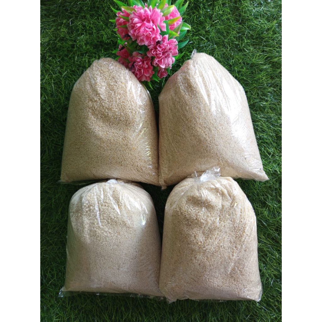 

Ampok jagung instan | Tiwul Instan | Makanan tradisional | Kemasan 500 gr & 1 kg | makanan pokok