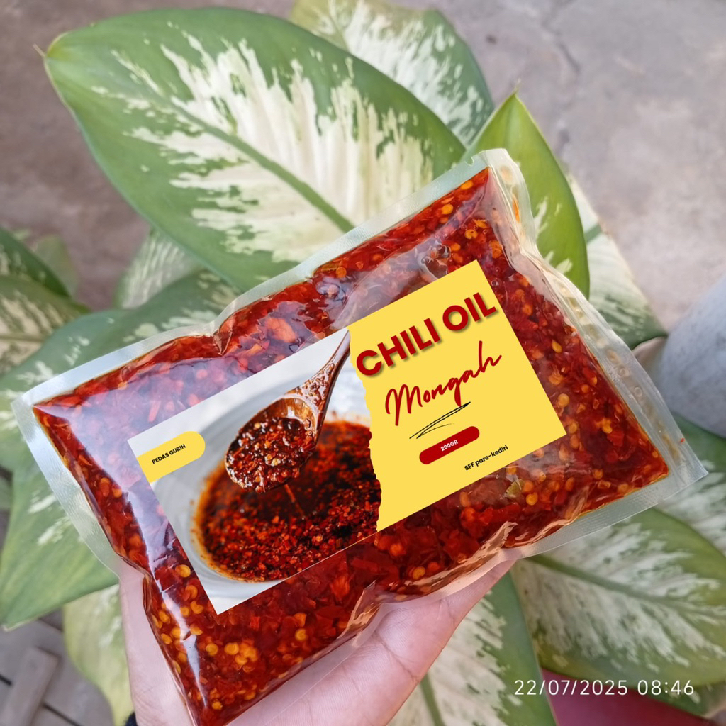 

Chili Oil Hot / Minyak Cabai 200 Gram Enak Pedas Guril Nagih Viral