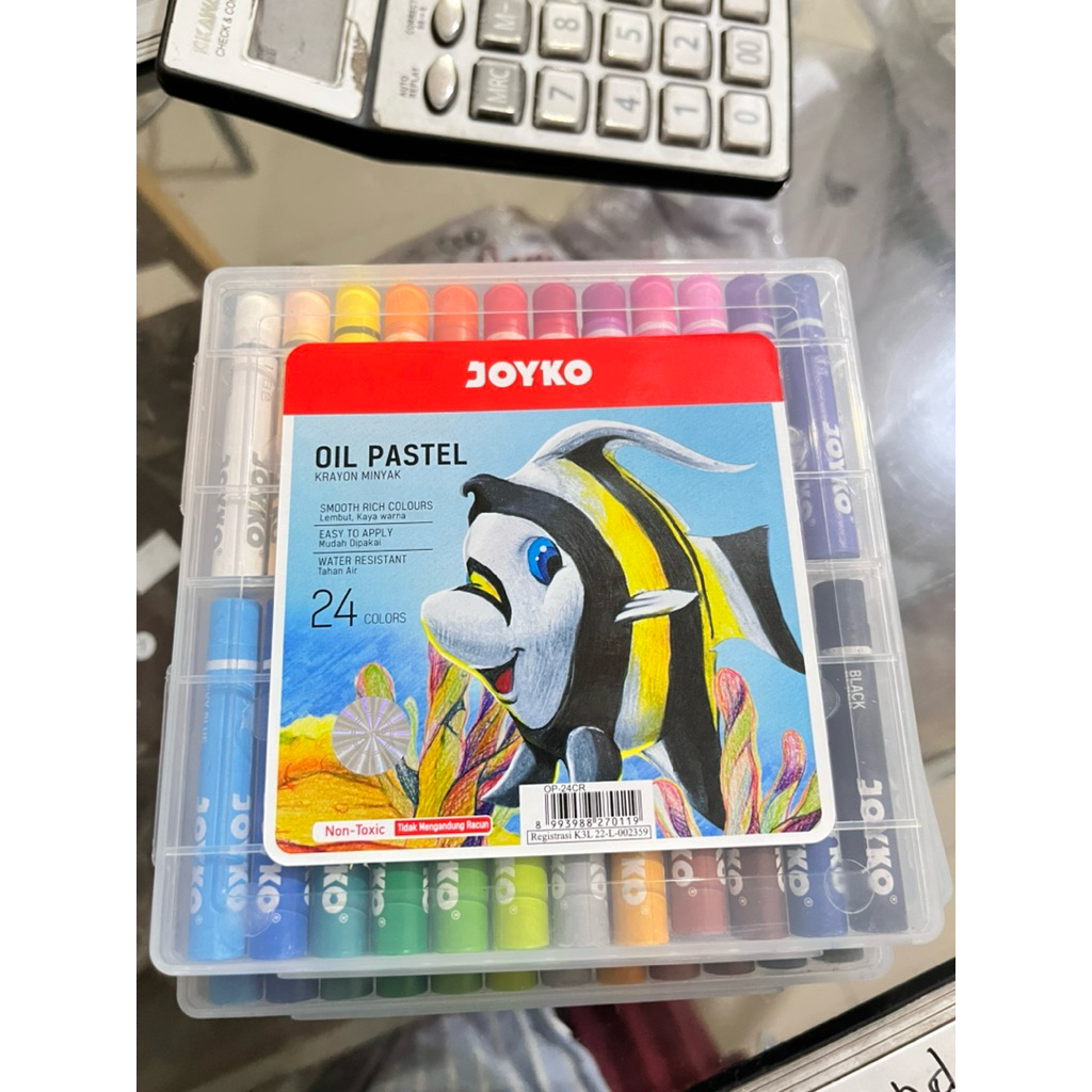 

Krayon JOYKO/Oil Pastel/Krayon Minyak 24 Warna Tahan Air ( Ukuran Lebih Kecil )