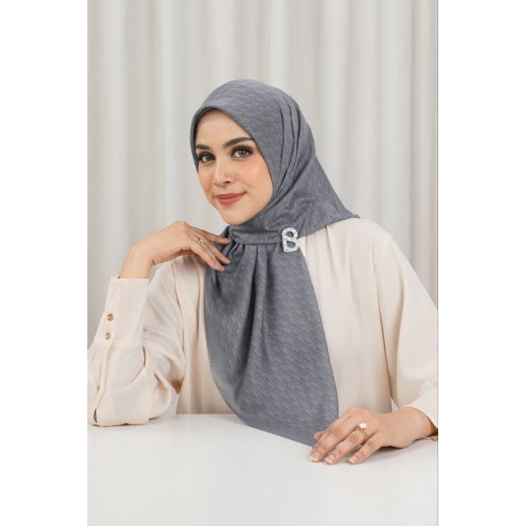 [NEW] Buttonscarves Leena Monogram Series