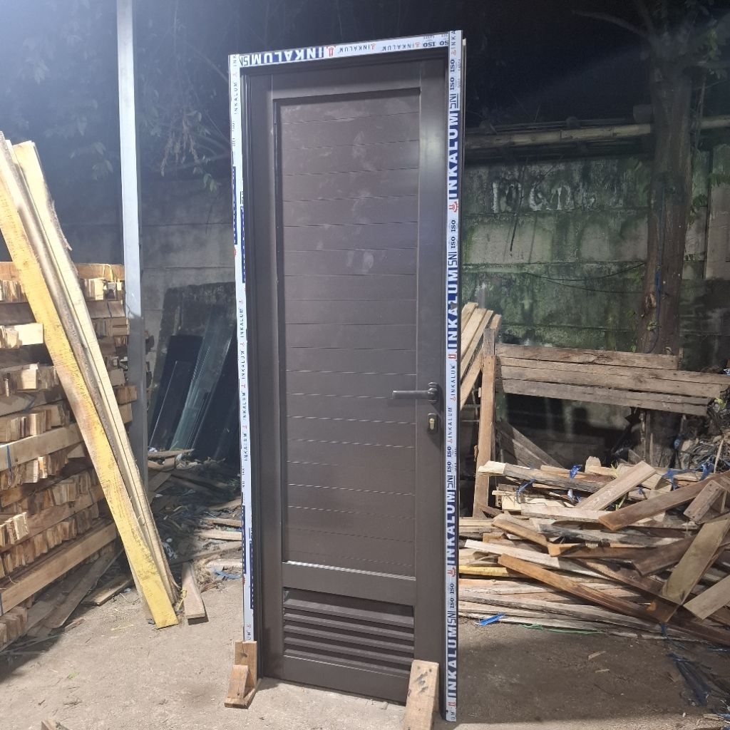 pintu aluminium/pintu kamar mandi+jalusi bawah spanrel L80 x T200