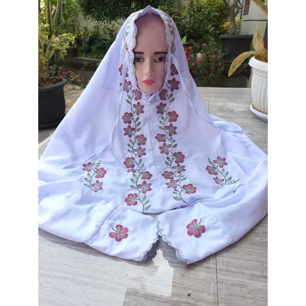 Mukena Lajuran Bordir Santri Putri Putih Motif Bunga Rambat Depan