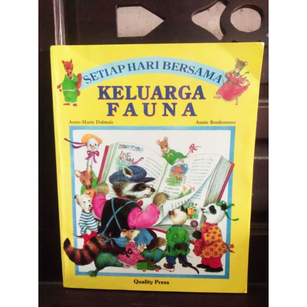 [preloved/second/bekas] Buku anak Setiap hari bersama keluarga fauna sepanjang tahun