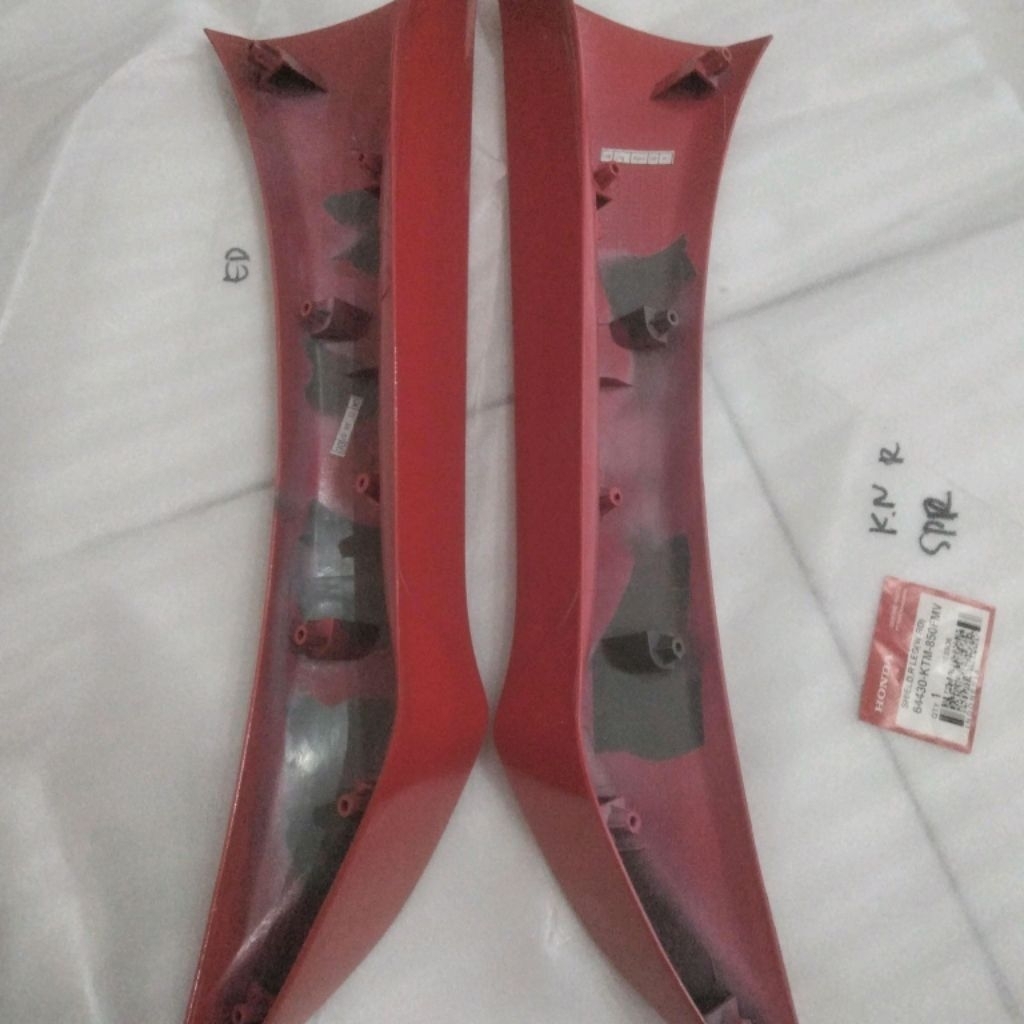 SAYAP LUAR MERAH SUPRA X 125 LAMA ORIGINAL AHM ASLI NOS