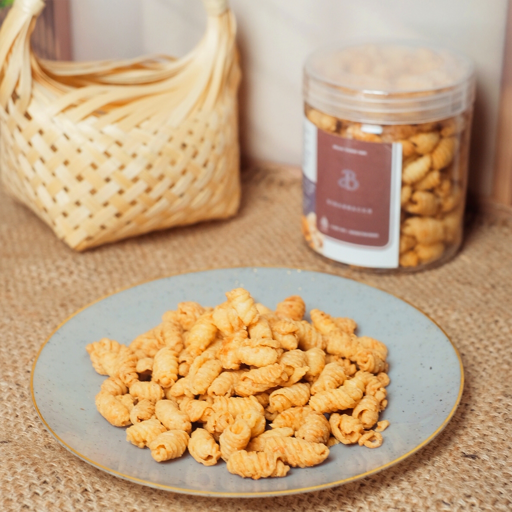 

Kue Kewuk Keju Bibasnacks ( Kue Garpu Klasik ) FREE 1 Pouch Kue Sagu Keju Lumer / Aneka Kue Semprit