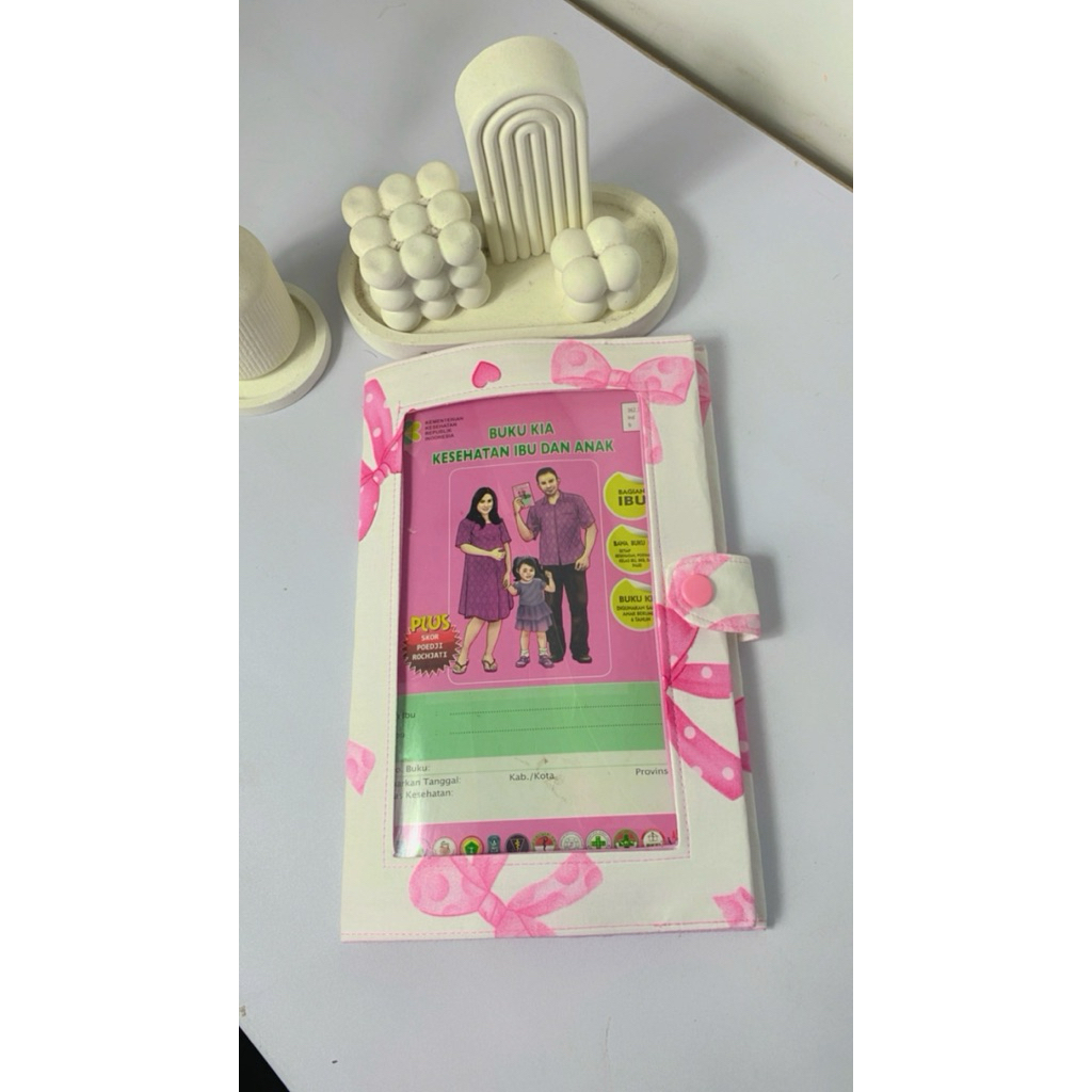 

SAMPUL BUKU KIA COVER BUKU KIA SAMPUL BUKU PINK SIZE 17x27cm untuk BUKU 16x26cm