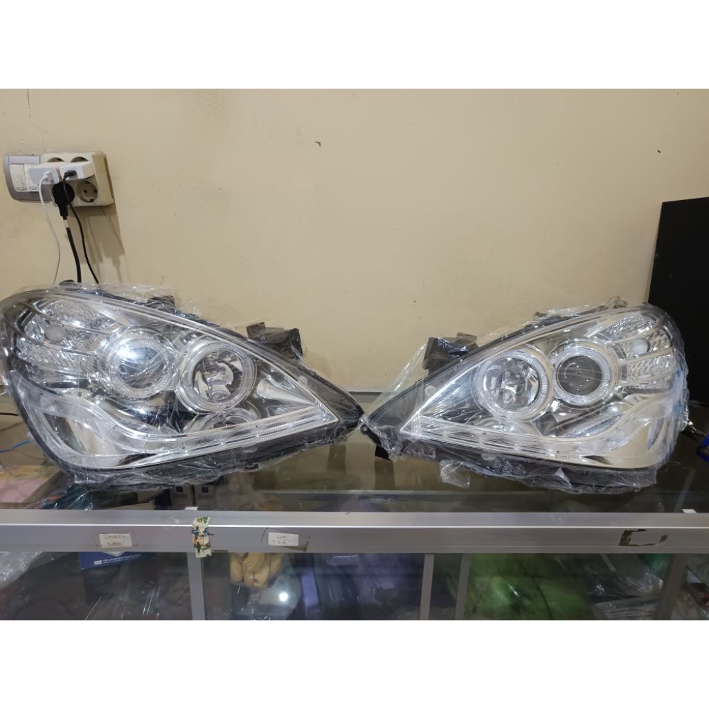 Headlamp eagle eyes avanza VVT-i 2006-2011