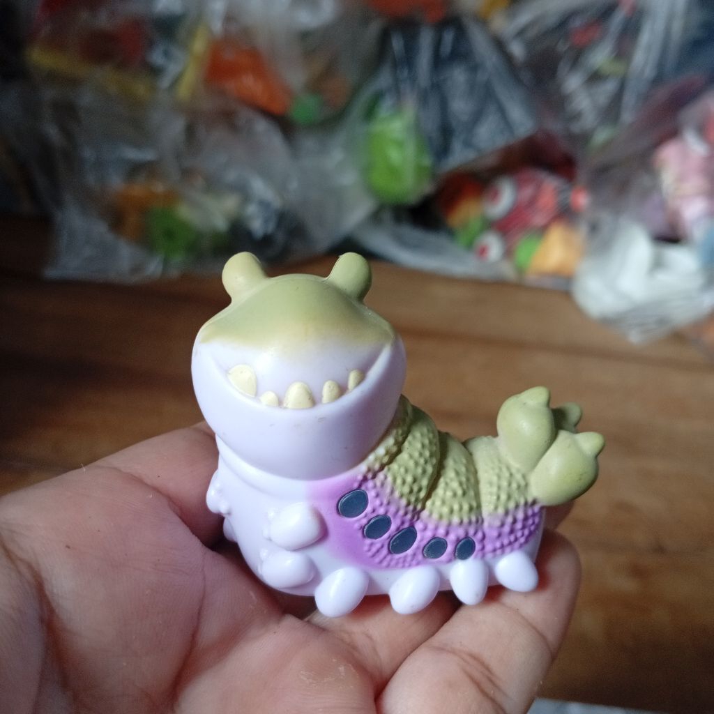 happy meal toys ellio disney versi luar