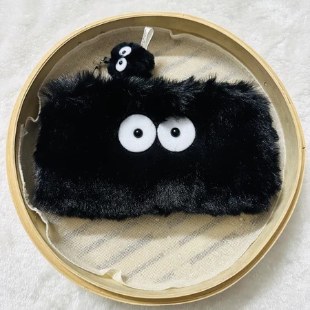 

Pouch Susuwatari Totoro Bulu Lucu Multifungsi - Pencil Case, Dompet, Tempat HP