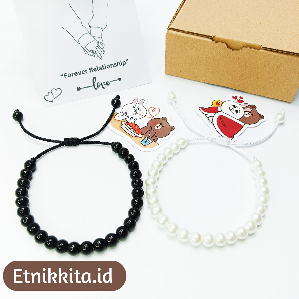 Gelang Couple manik-manik hitam & putih + stiker couple lucu