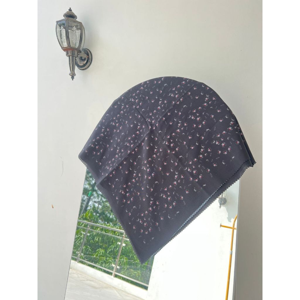 HIJAB VOAL SYAR'I MOTIF BUNGA KECIL HITAM