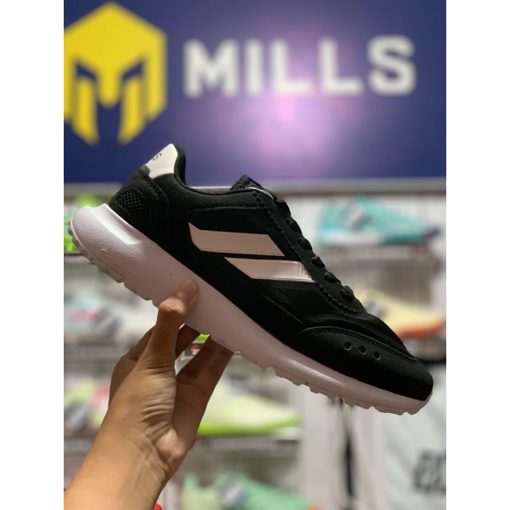 Sepatu Running Mills Ultras Clasica Core
